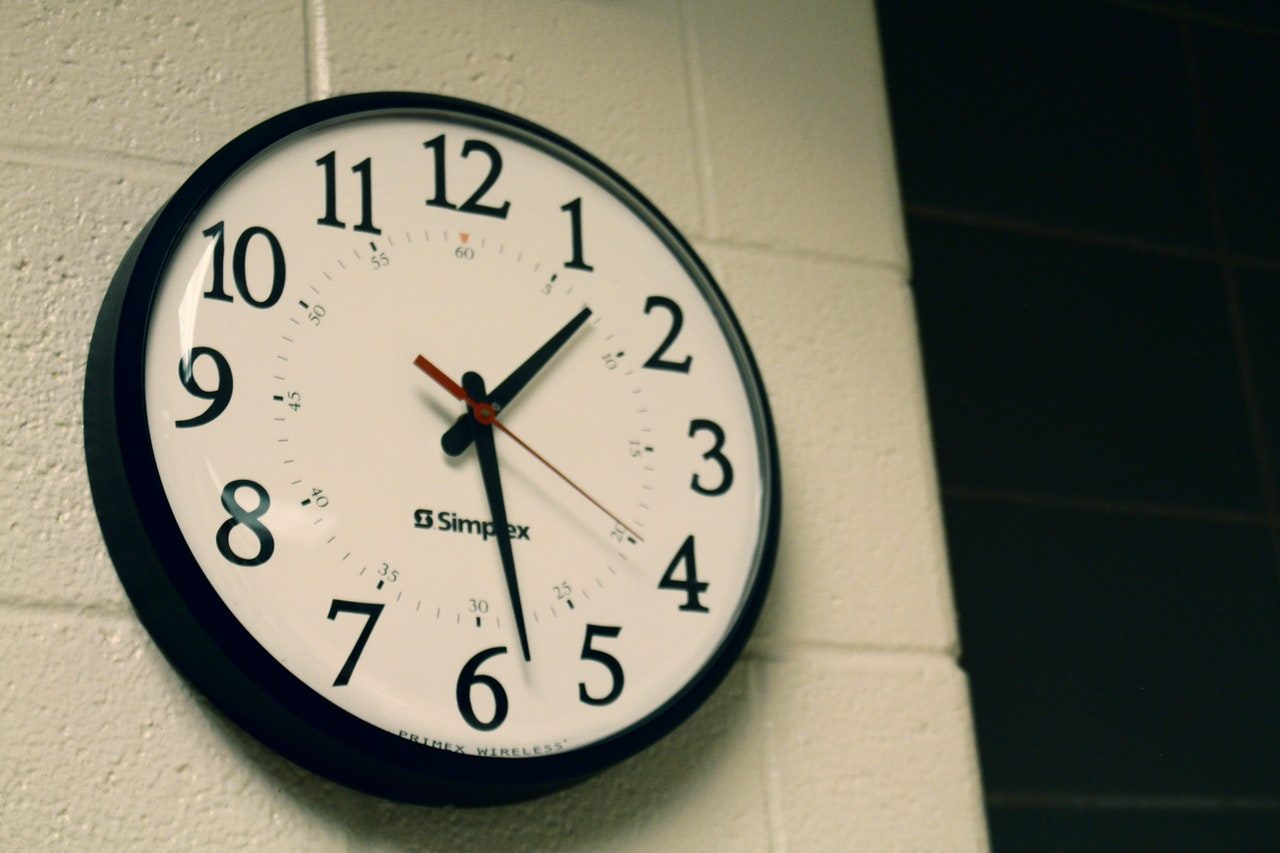 5 types d'horloges pour sublimer vos murs
